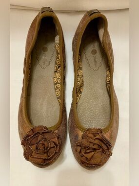 Lindsay Phillips Liz bronze metallic ballet flats Size 6.5